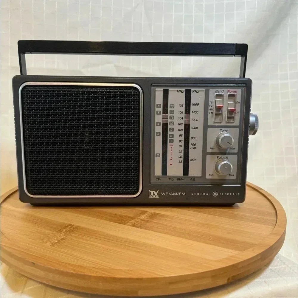 Vintage GE Radio Portable antenna AM/FM Long Range Works model 7-3945a